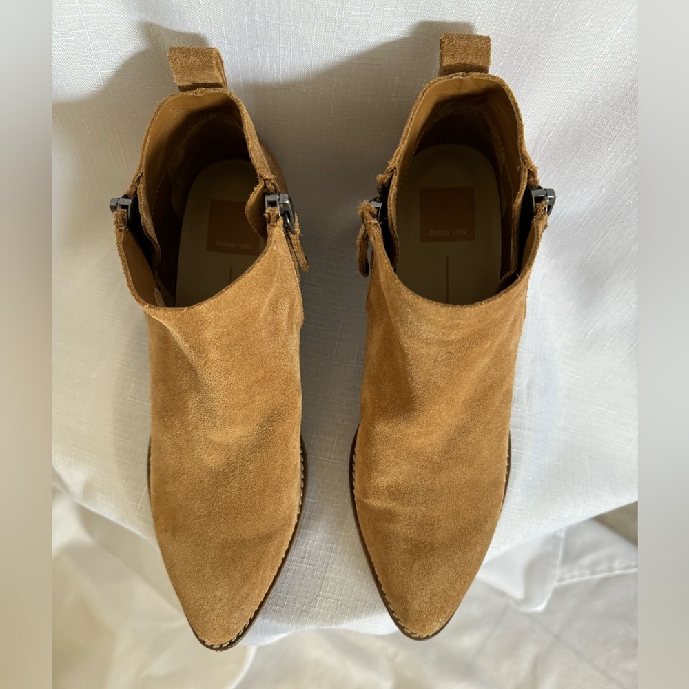 DOLCE VITA BEAUTIFUL BOOTS.